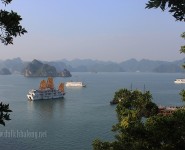 Vinh Ha Long nhìn từ đảo Soi Sim